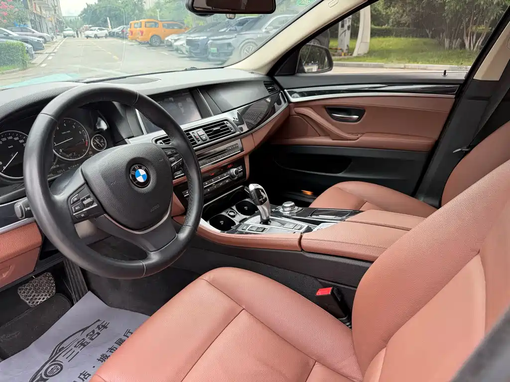 BMW 5 Series — миниатюра 14