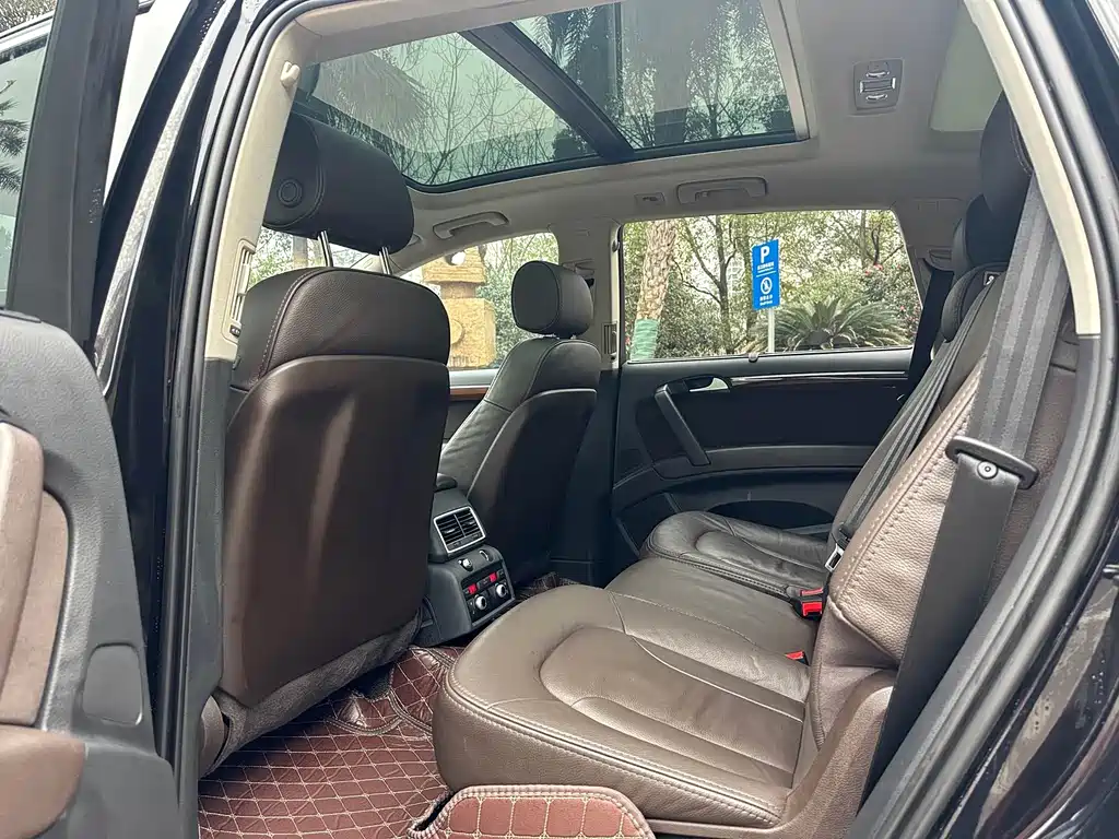 Audi Q7 — миниатюра 6