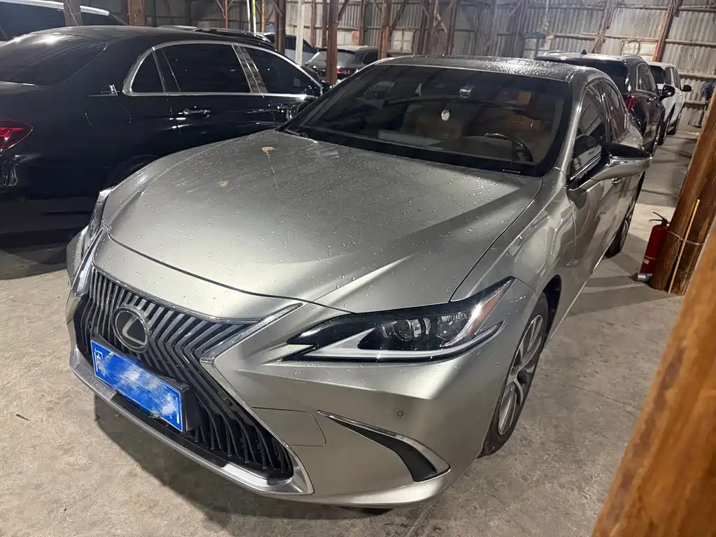 Купить Lexus ES
