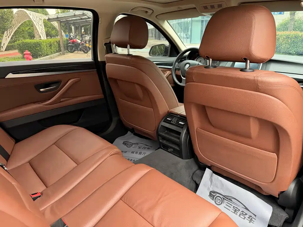 BMW 5 Series — миниатюра 20