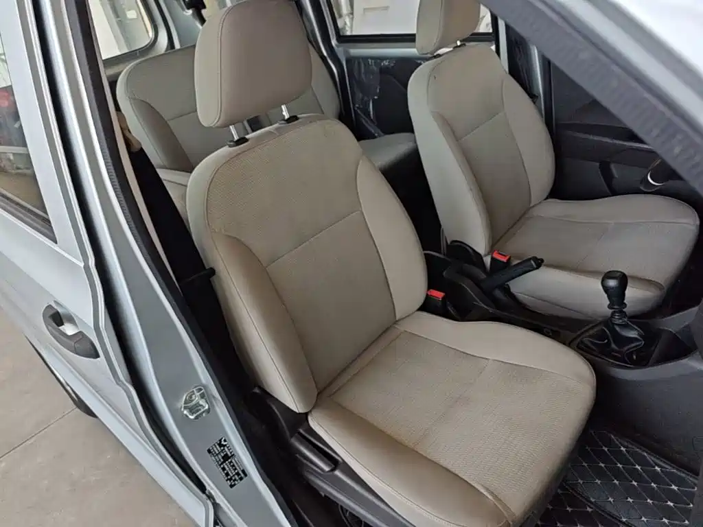 Wuling Hongguang V — миниатюра 25