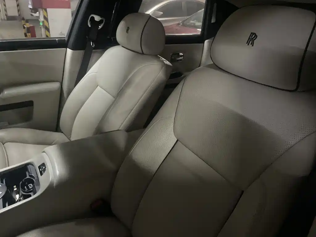Rolls-Royce Ghost — миниатюра 9