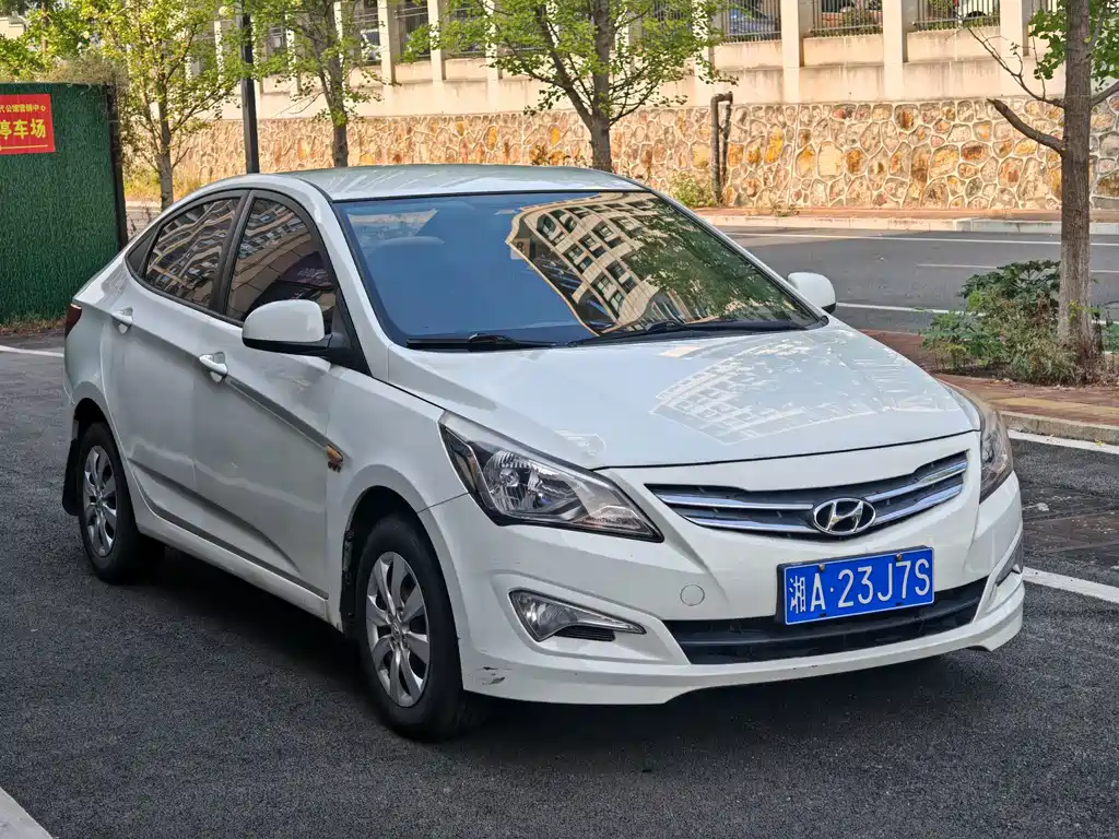 Hyundai Verna — миниатюра 3