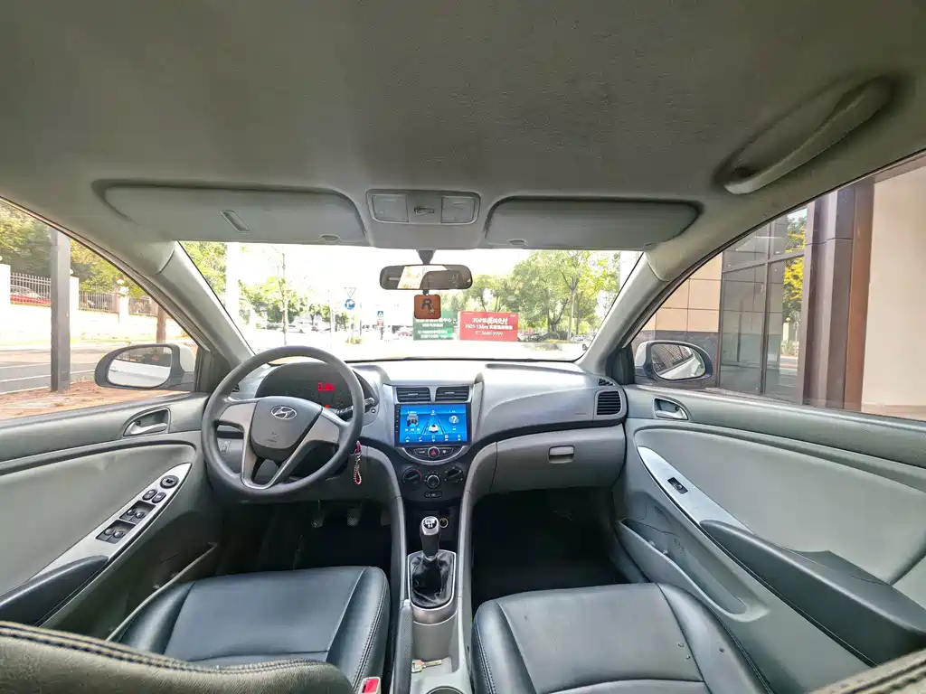 Hyundai Verna — миниатюра 5