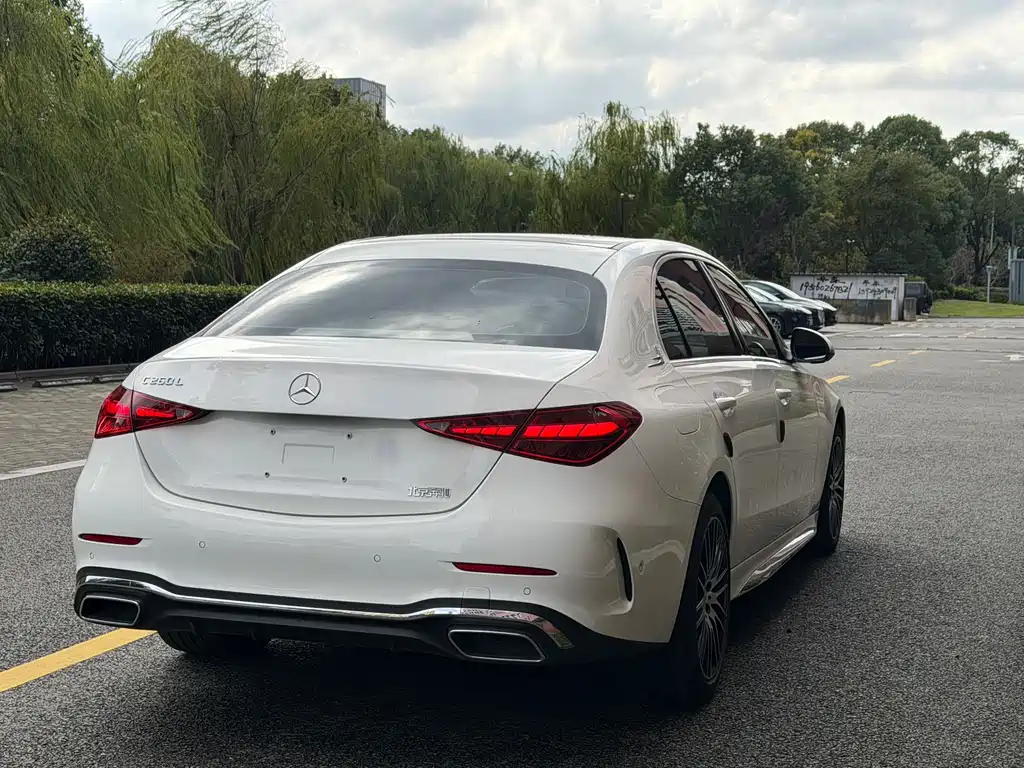 Mercedes-Benz C-Class — миниатюра 14