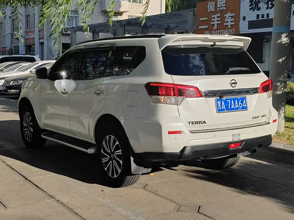Nissan Terra — миниатюра 5