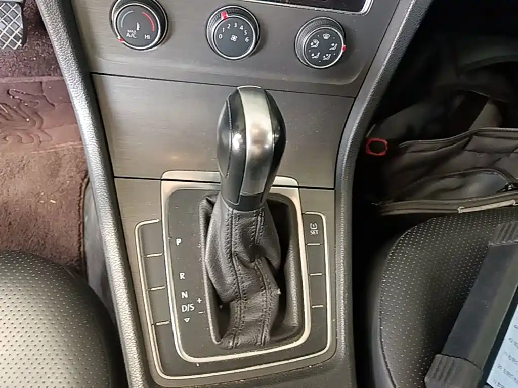 Volkswagen Golf — миниатюра 14
