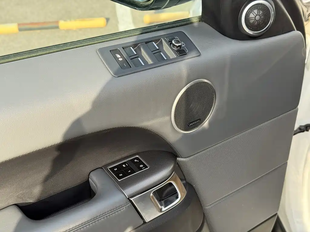 Land Rover Sport — миниатюра 17
