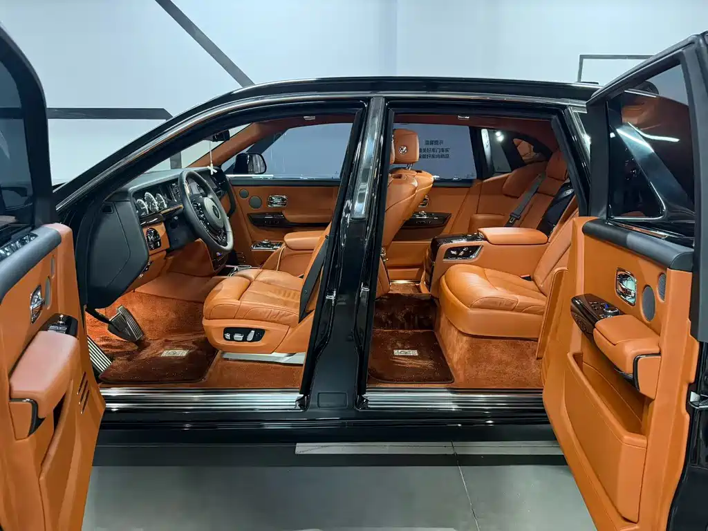 Rolls-Royce Phantom — миниатюра 10