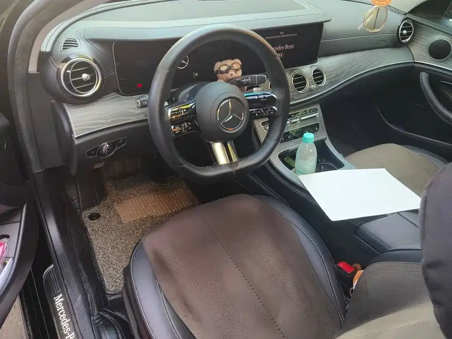 Mercedes-Benz E-Class — миниатюра 12