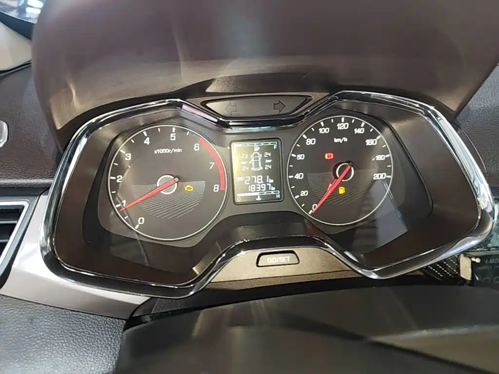 Baojun 310W — миниатюра 12