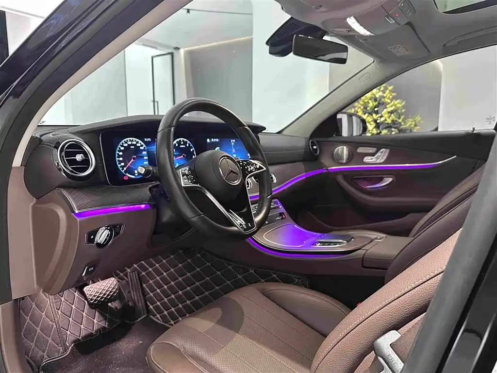 Mercedes-Benz E-Class — миниатюра 15