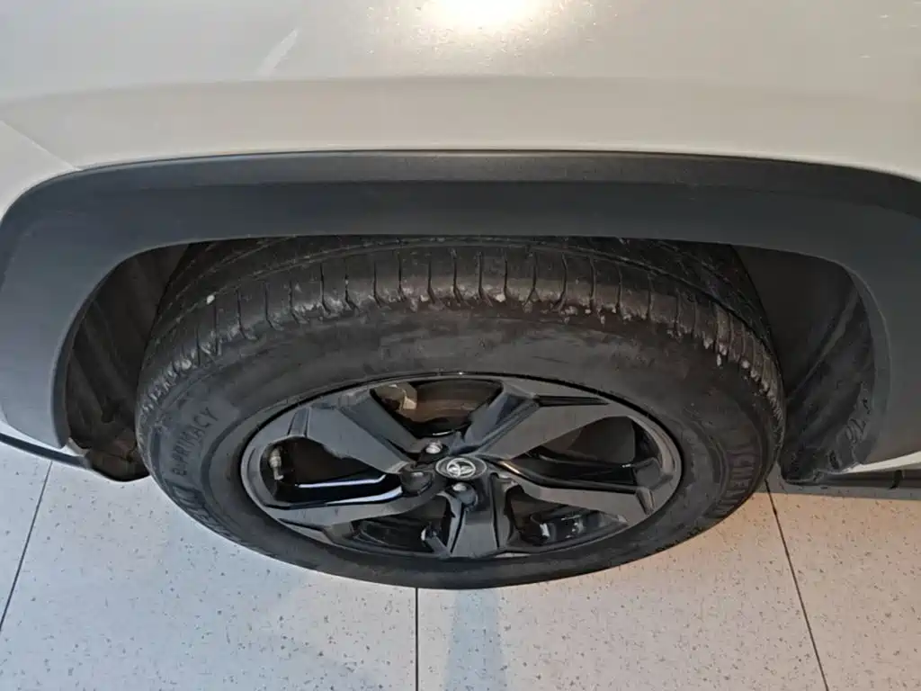 Toyota RAV4 — миниатюра 23
