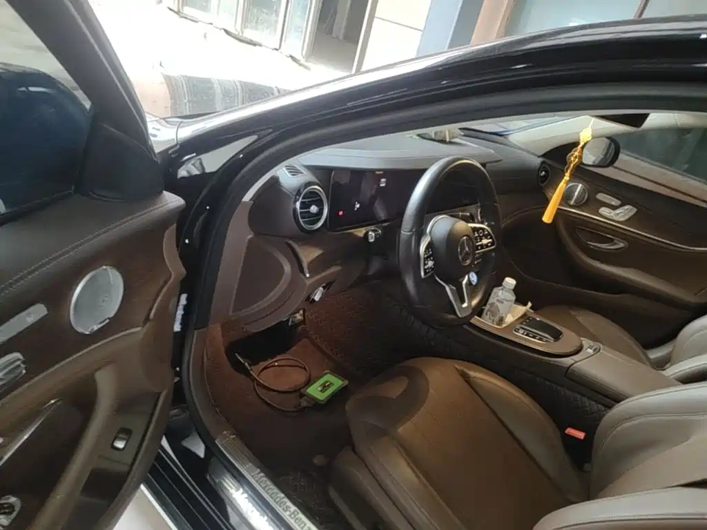 Mercedes-Benz E-Class — миниатюра 21