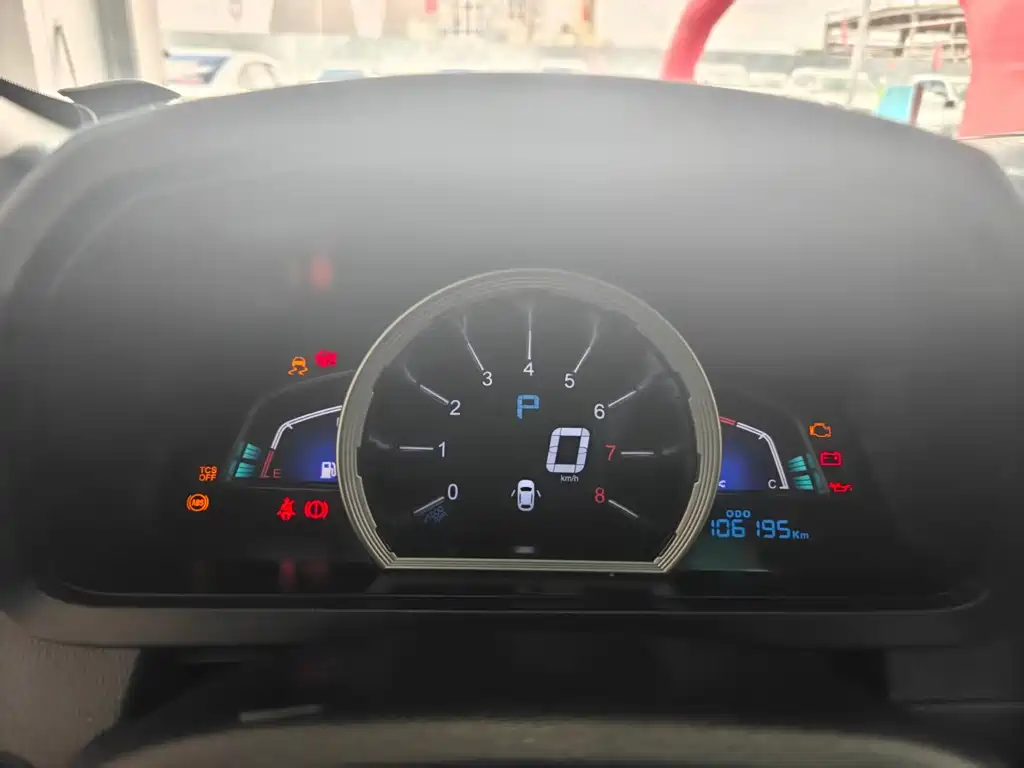 Luxgen U6 — миниатюра 8