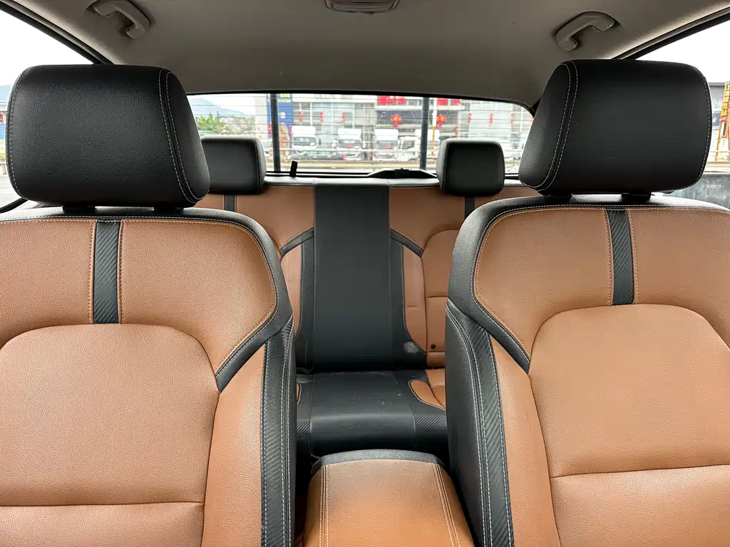 SAIC MAXUS CHASE T70