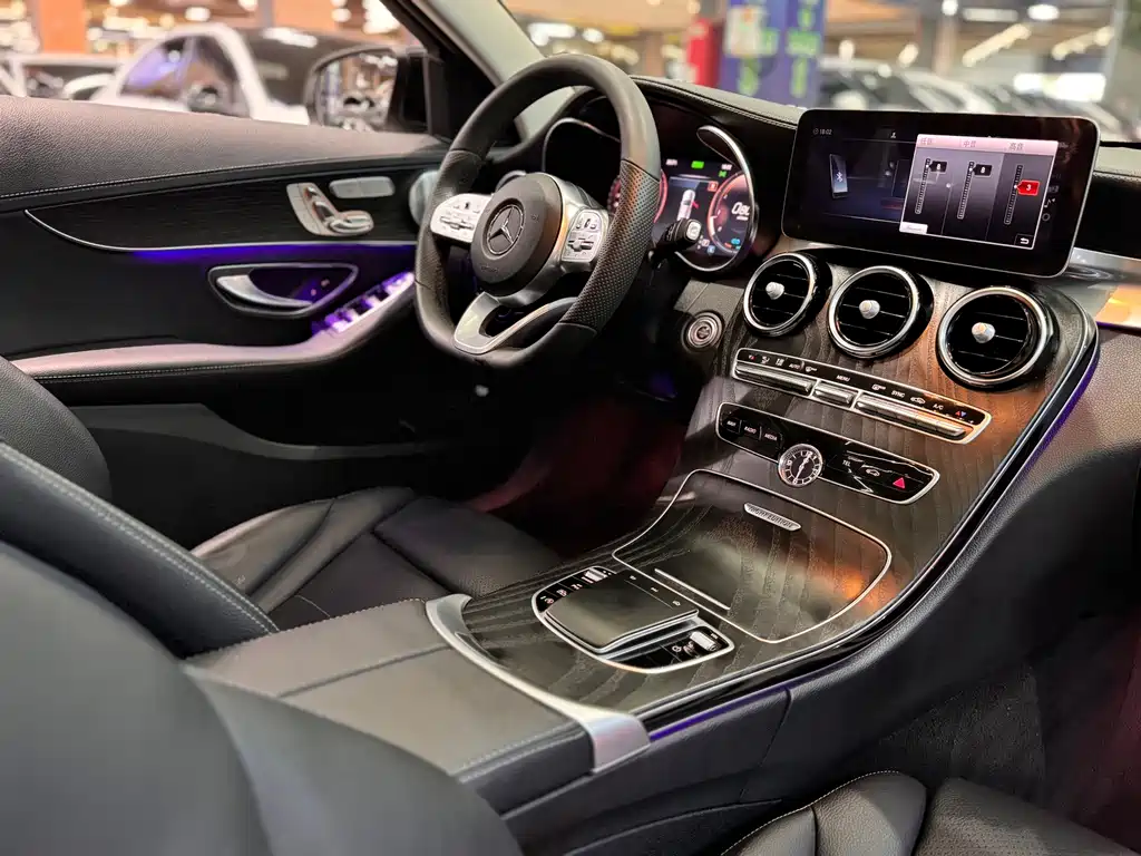 Mercedes-Benz C-Class — миниатюра 16