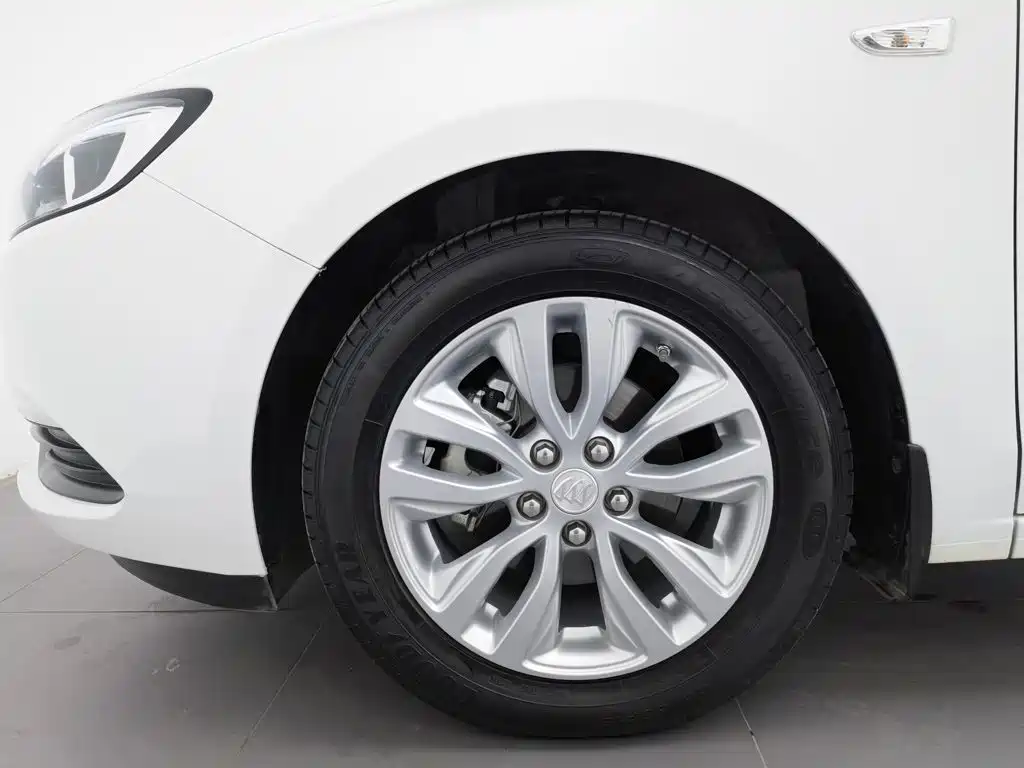 Buick Excelle — миниатюра 17