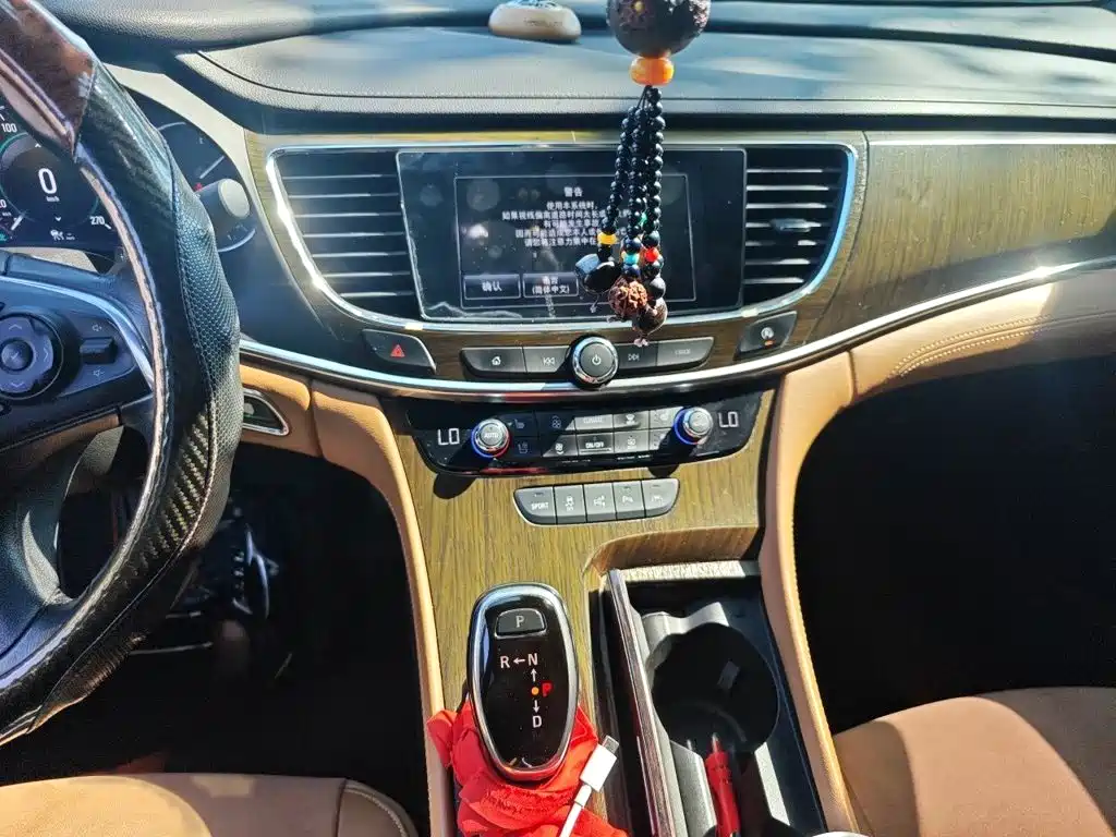 Buick LaCrosse — миниатюра 6