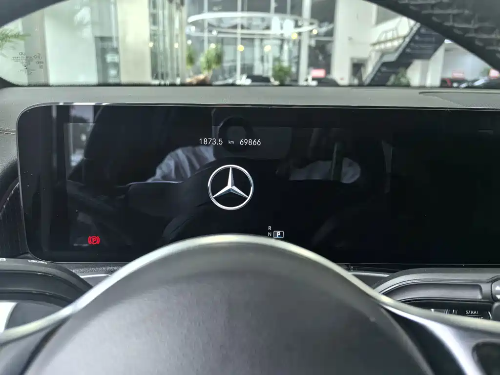 Mercedes-Benz GLB — миниатюра 9