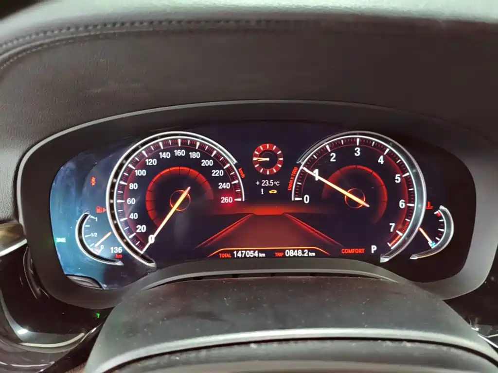 BMW 5 Series — миниатюра 12
