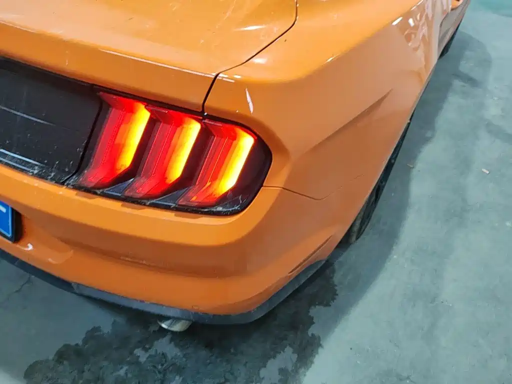 Ford Mustang — миниатюра 8