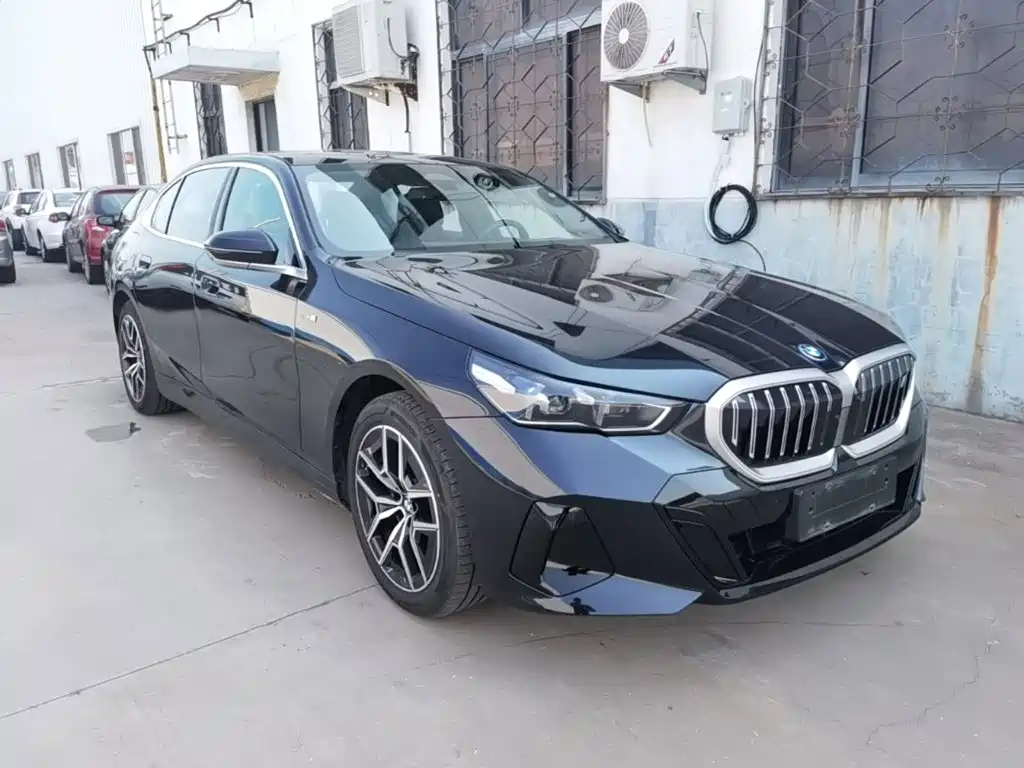 BMW i5 — миниатюра 4