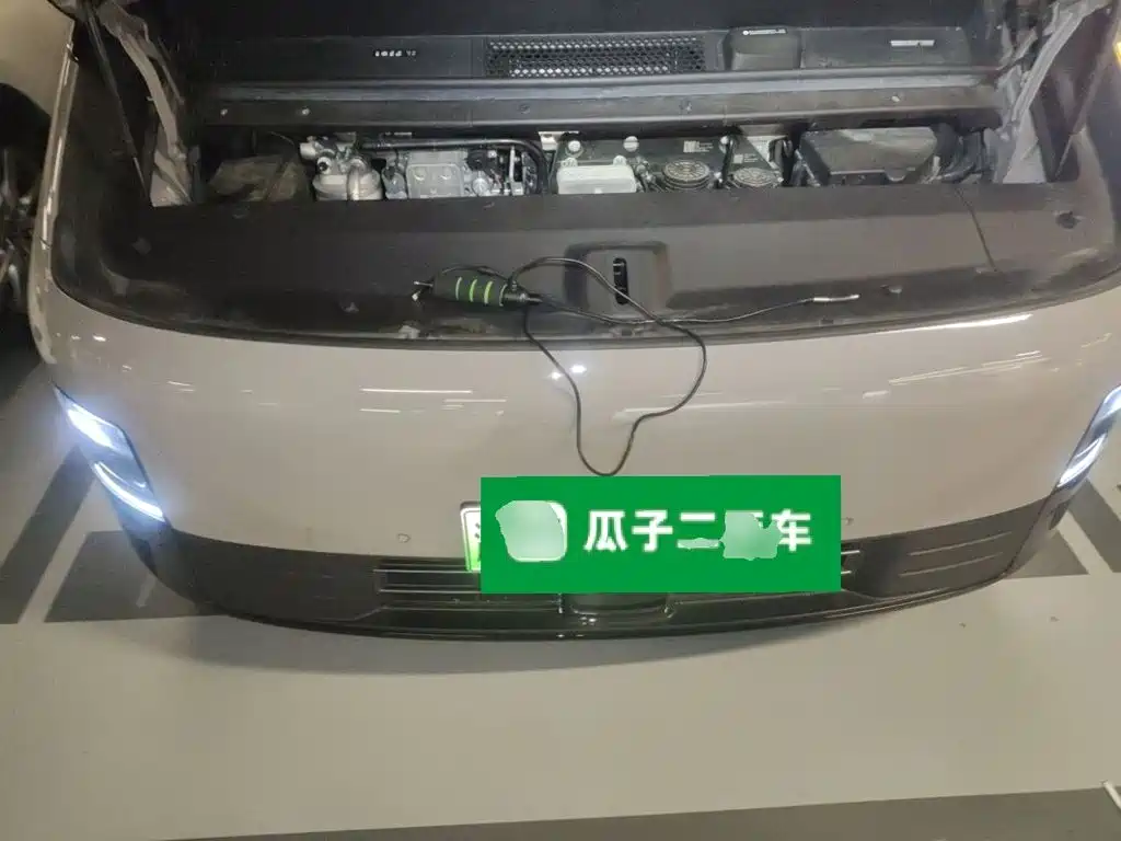 Li Auto Li MEGA — миниатюра 17