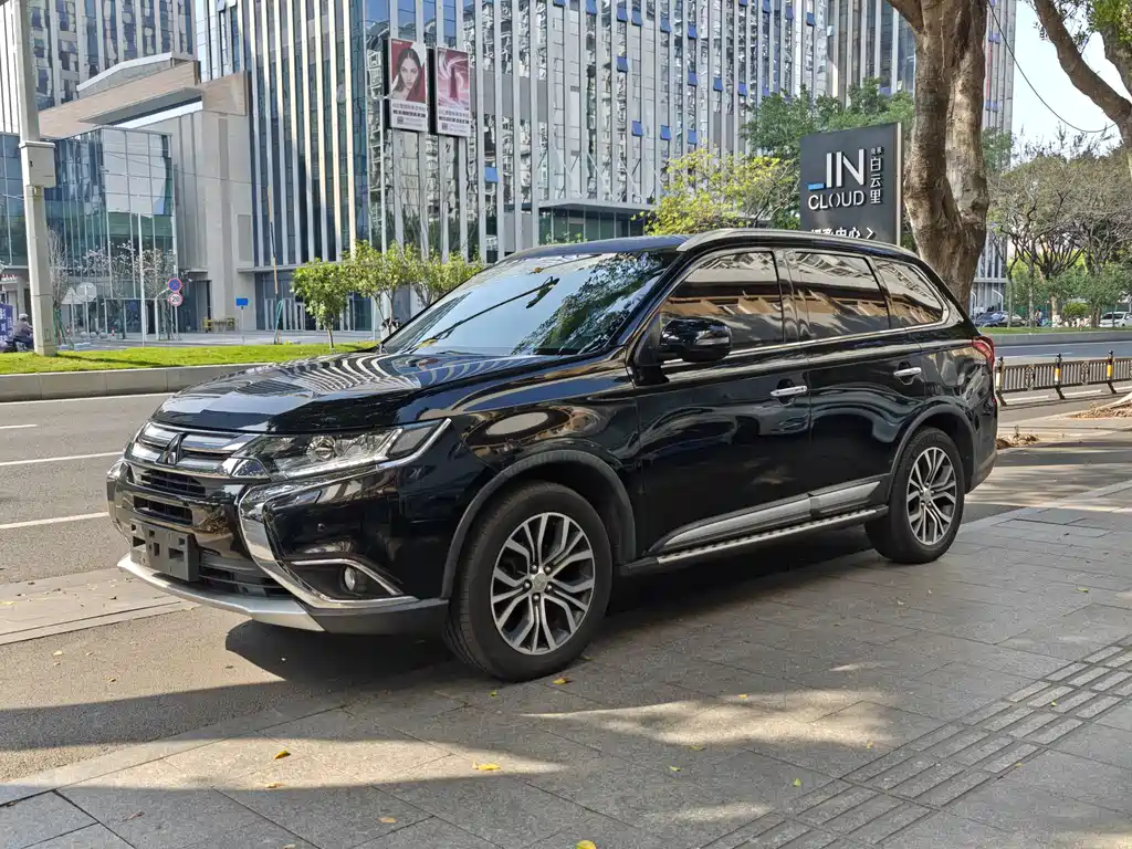 MITSUBISHI OUTLANDER