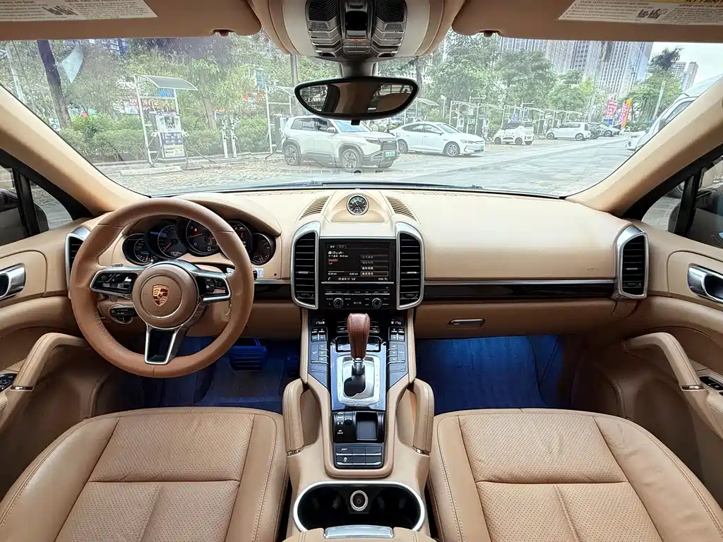 Porsche Cayenne — миниатюра 8