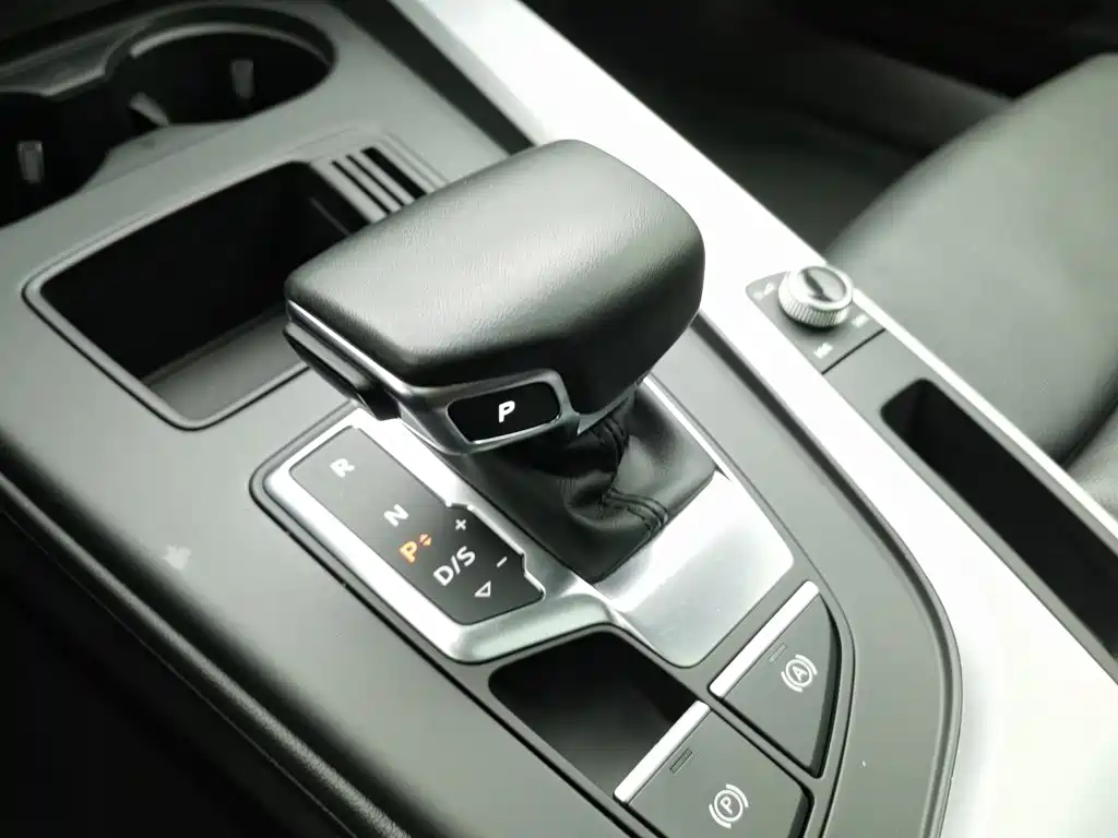 Audi A4L — миниатюра 13