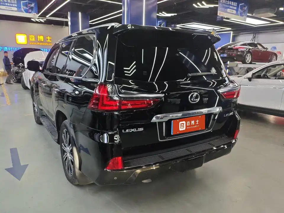 Lexus LX — миниатюра 5