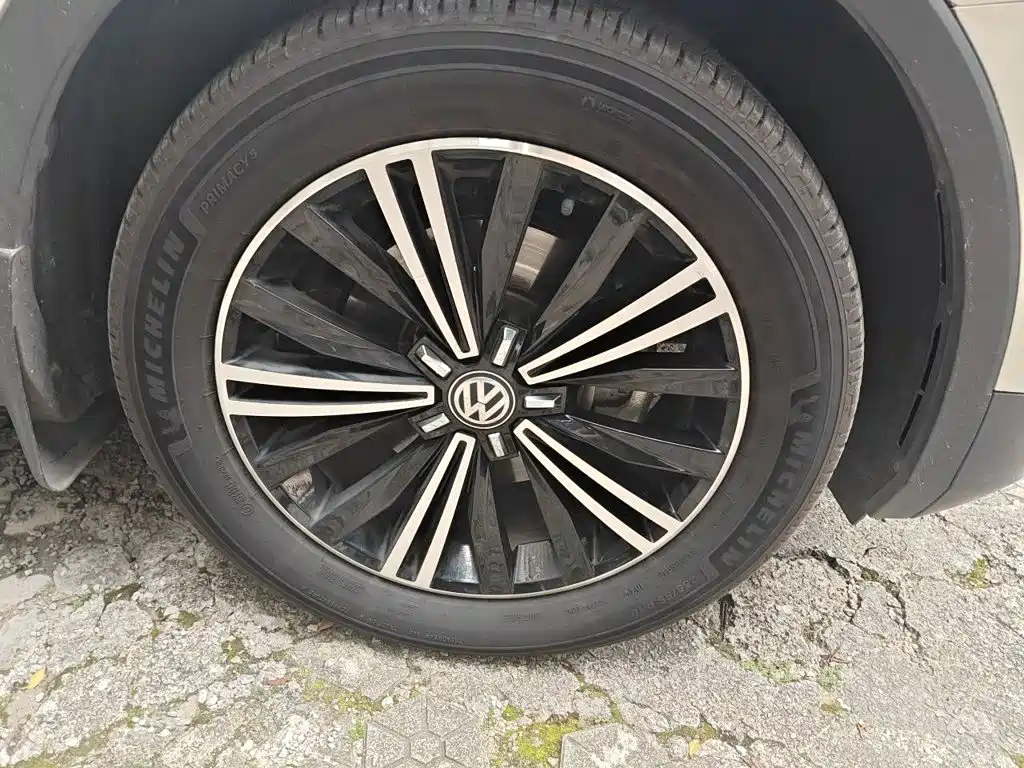 Volkswagen Tiguan L — миниатюра 8