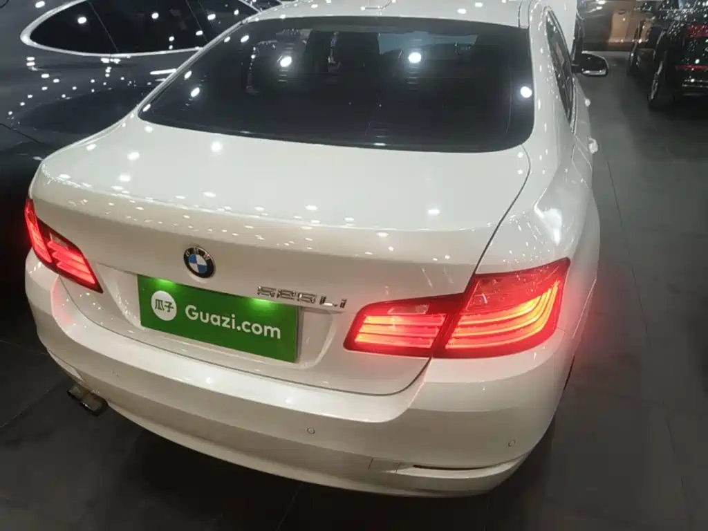 BMW 5 Series — миниатюра 6