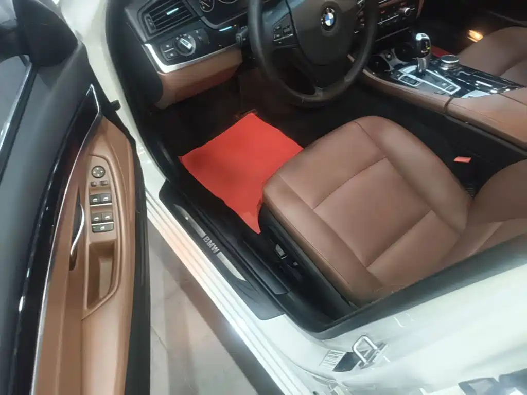 BMW 5 Series — миниатюра 16