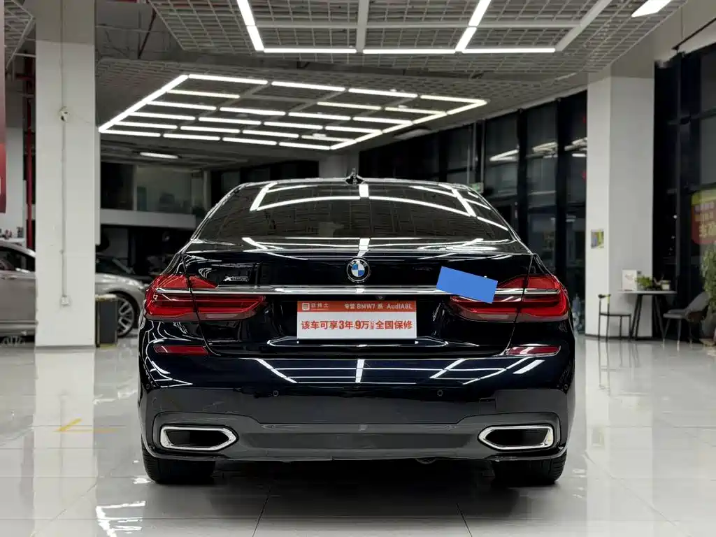 BMW 7 Series — миниатюра 4