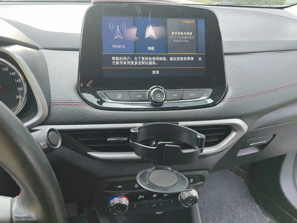 Chevrolet Trax — миниатюра 14