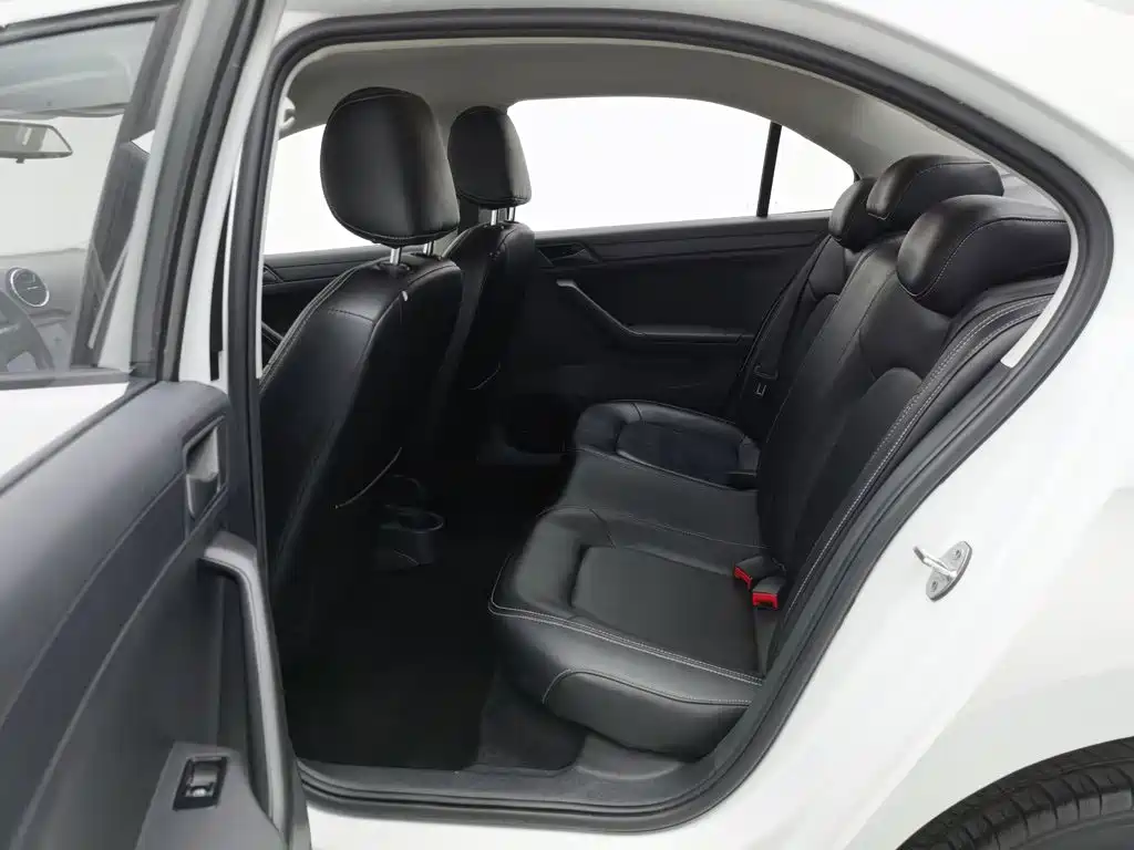 Volkswagen Jetta — миниатюра 15