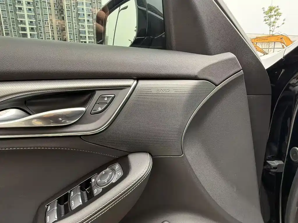 Cadillac CT5 — миниатюра 5
