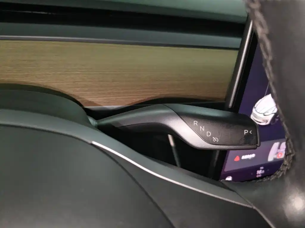 Tesla Model 3 — миниатюра 21