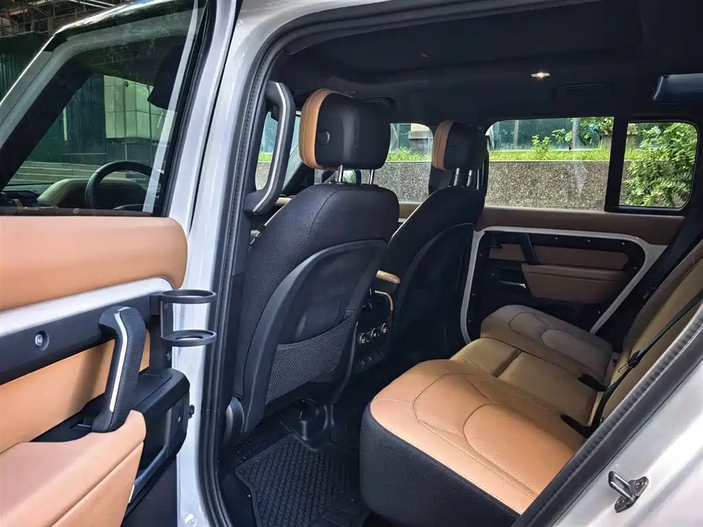 Land Rover Land Rover Defender 2025 110 3.0T P400