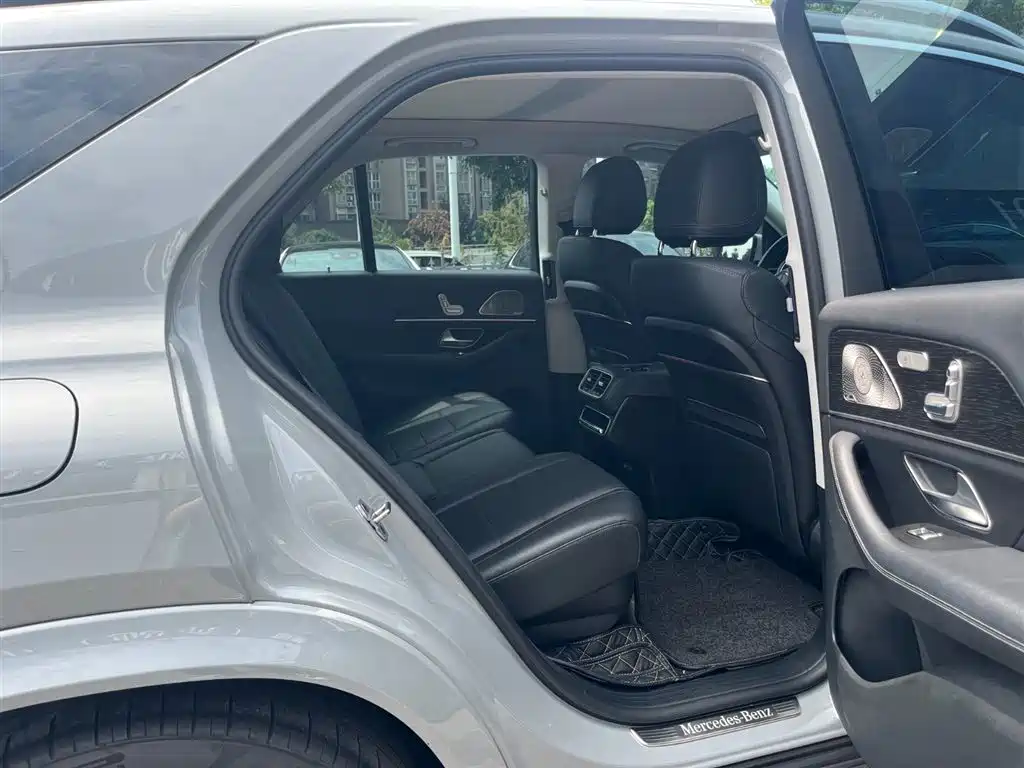 Mercedes-Benz GLE (Import) — миниатюра 11