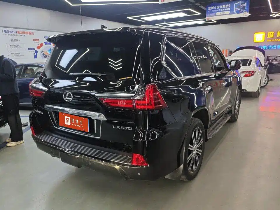 Lexus LX — миниатюра 2