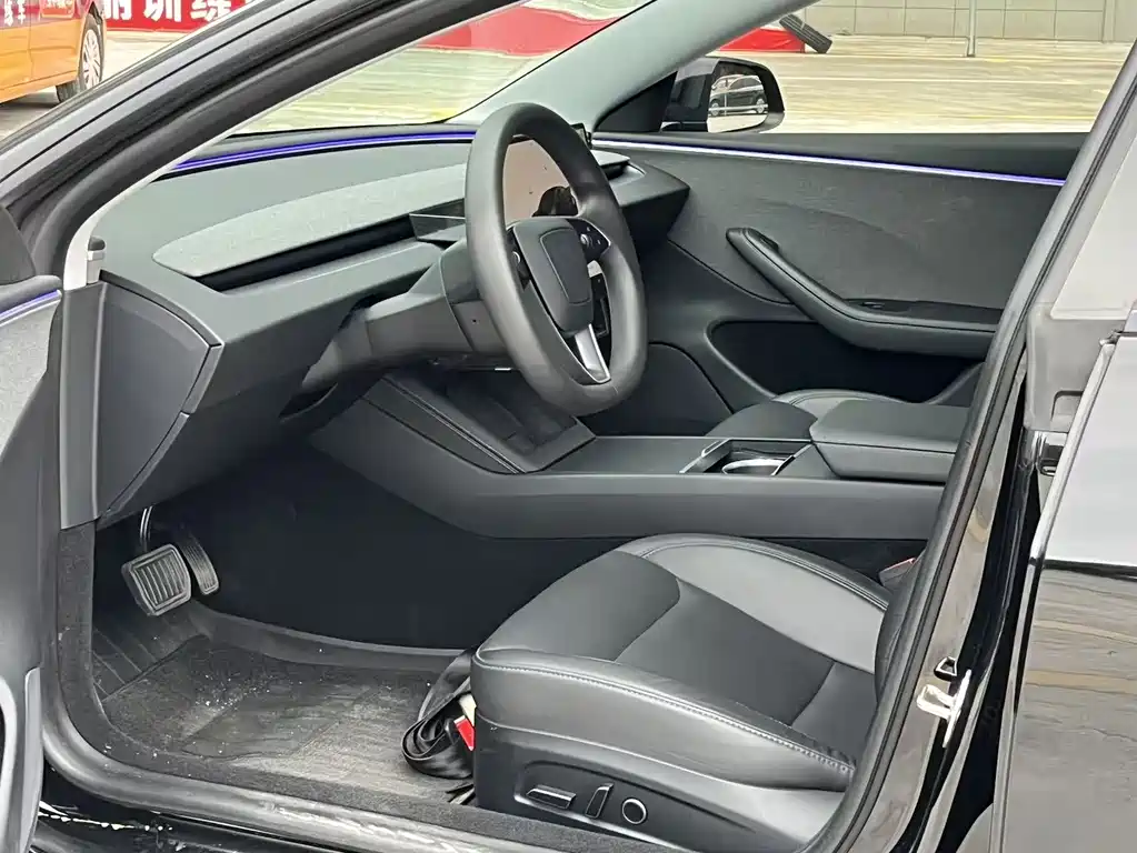 Tesla Model 3 — миниатюра 14