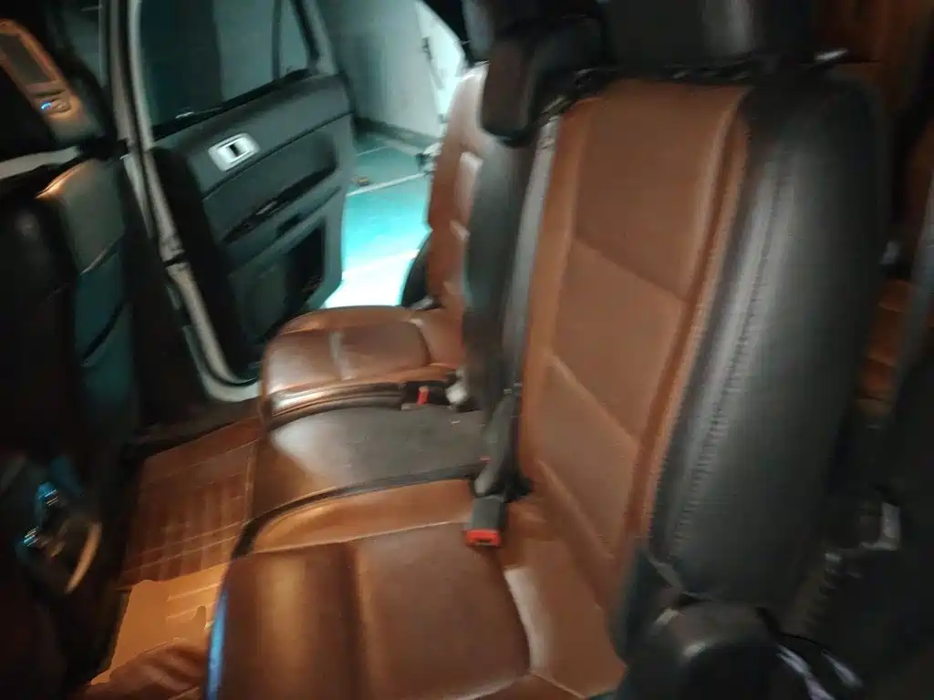 Ford Explorer (Import) — миниатюра 13