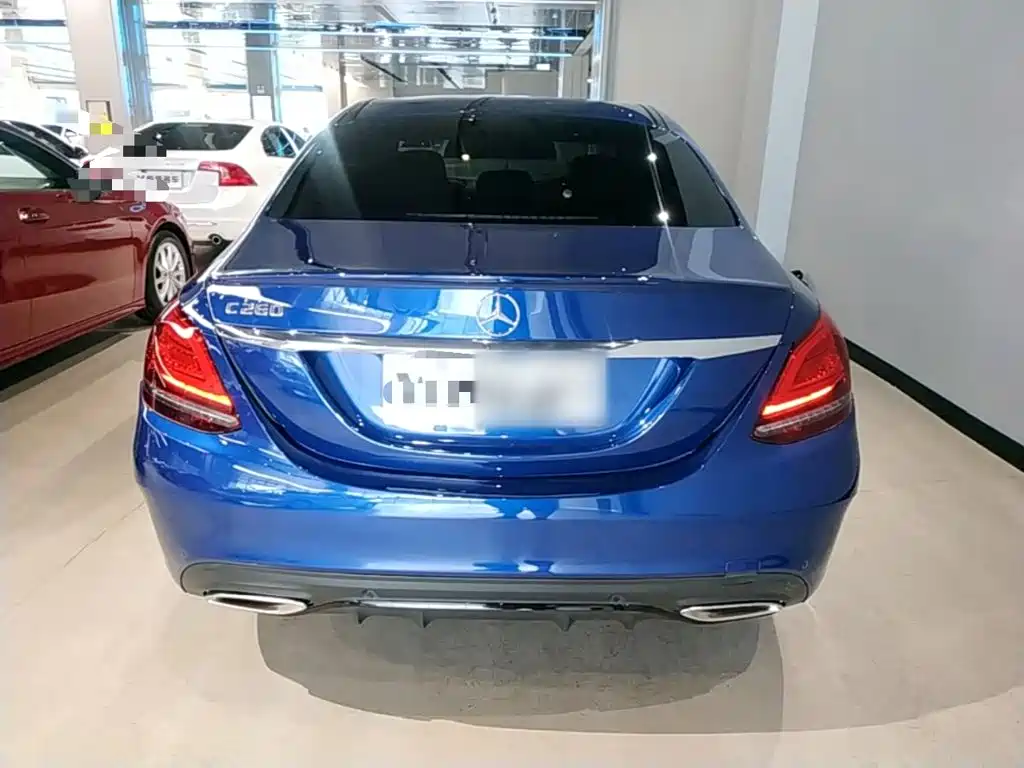 Mercedes-Benz C-Class — миниатюра 6