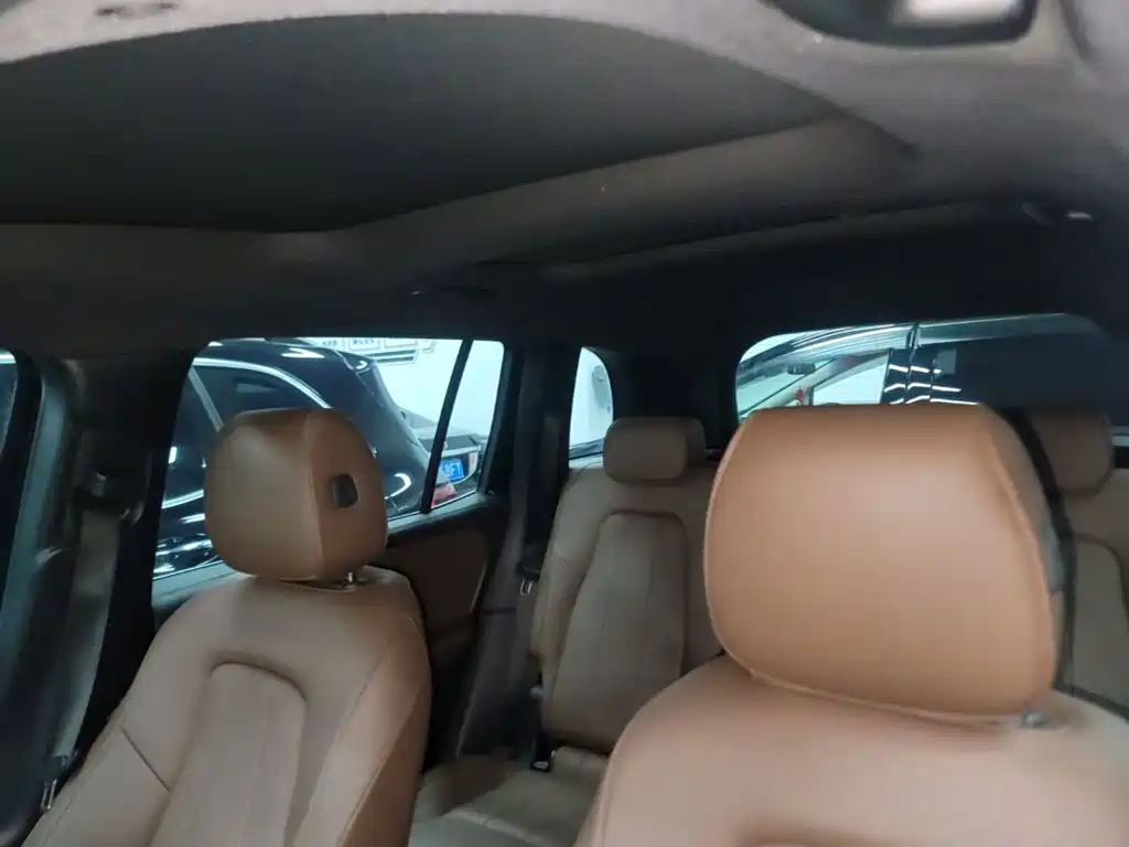Mercedes-Benz GLB — миниатюра 18