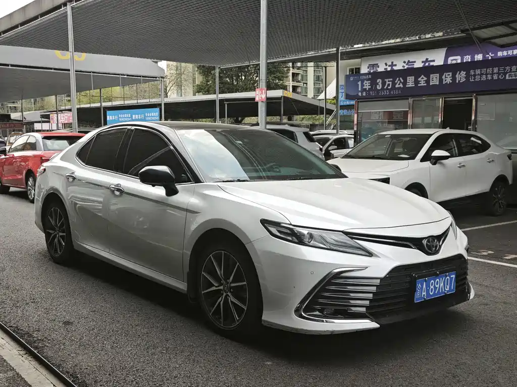 TOYOTA CAMRY