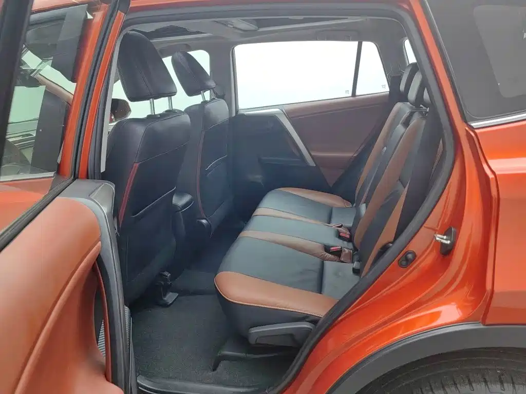 Toyota RAV4 — миниатюра 15