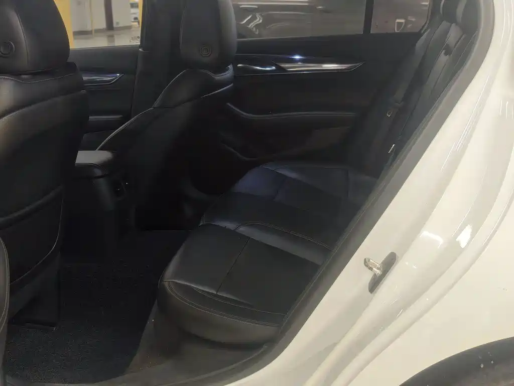 Cadillac CT5 — миниатюра 4